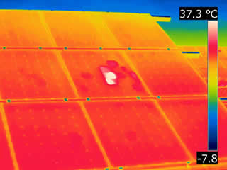 termografia, controllo IR di moduli FV in copertura e rilevo di hot spot